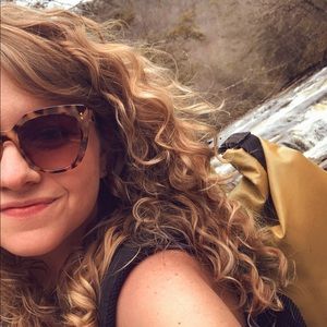 Meet your Posher, Alyssa